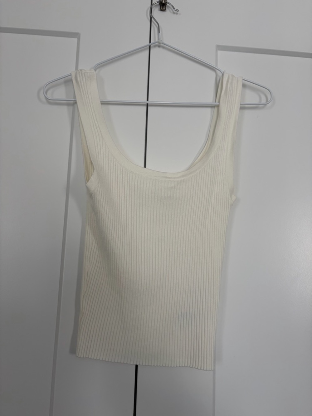 Ribbed Scoop Neck Tank Top - Cream